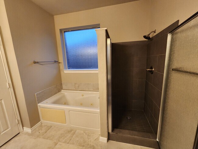 Building Photo - 1416 Cowtown Dr