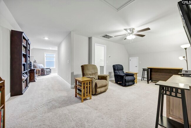 Building Photo - 102 Backspin Dr