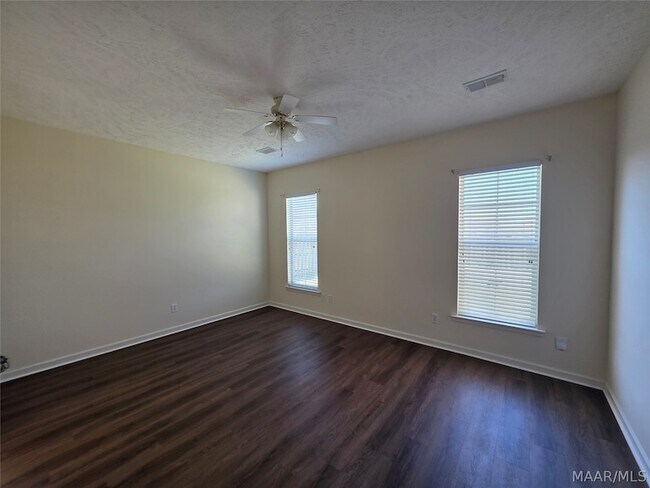 Building Photo - 9400 Bristlecone Dr