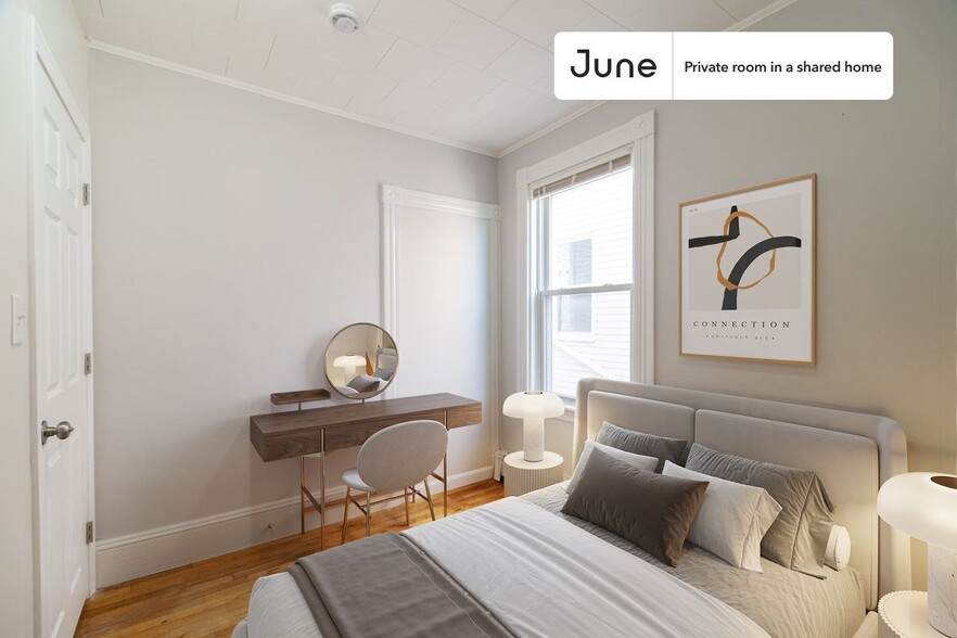 Primary Photo - Private bedroom in 3 bed/1 bath Home