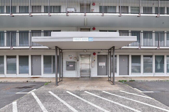 Building Photo - *** Newly Upgraded 3 bedroom / 1 bath Great Location/Amazing Price!!Must see!!Don't Miss Out (Uni...
