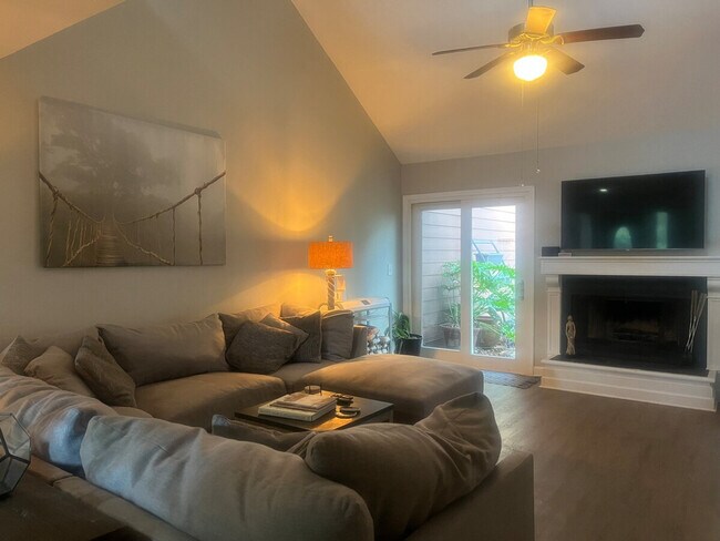 Primary Photo - 47 Arabian Dr