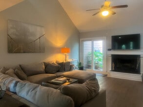 Building Photo - 47 Arabian Dr