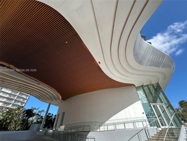 Building Photo - 175 SE 25th Rd