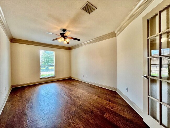 Building Photo - 1005 Tallahassee Dr