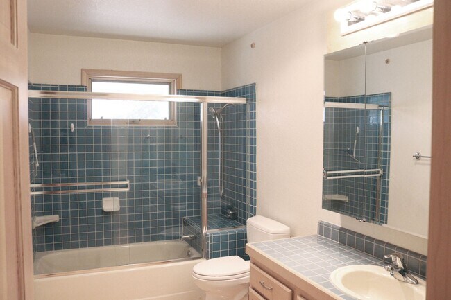 Building Photo - Custom home in Southwest Reno, 3 Bedrooms, 2 Bathrooms, Large Garage