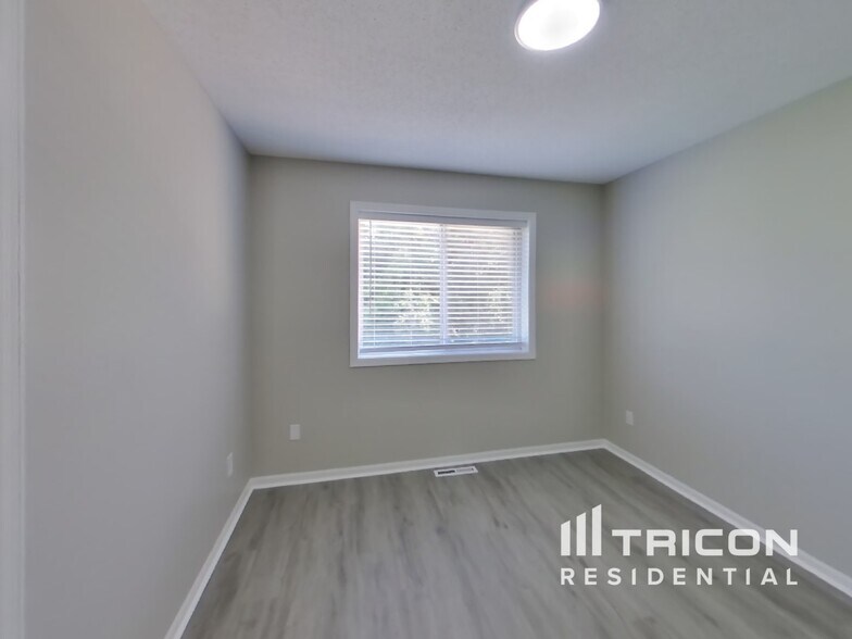 Building Photo - 2739 Zumbrota Cir NE