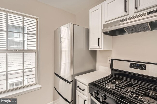 Building Photo - 8813 Stoneridge Cir