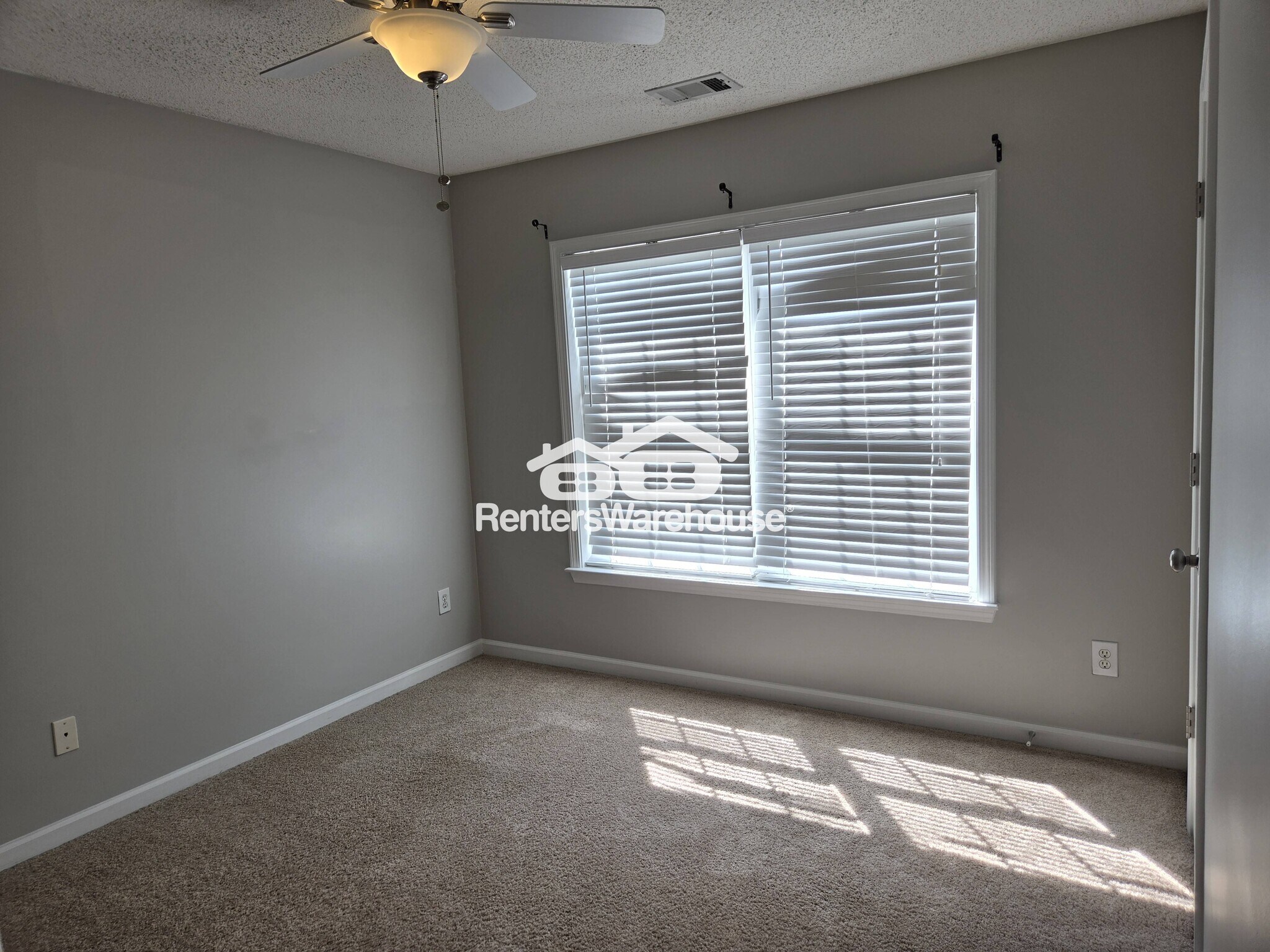 Building Photo - 2580 Alvecot Cir SE