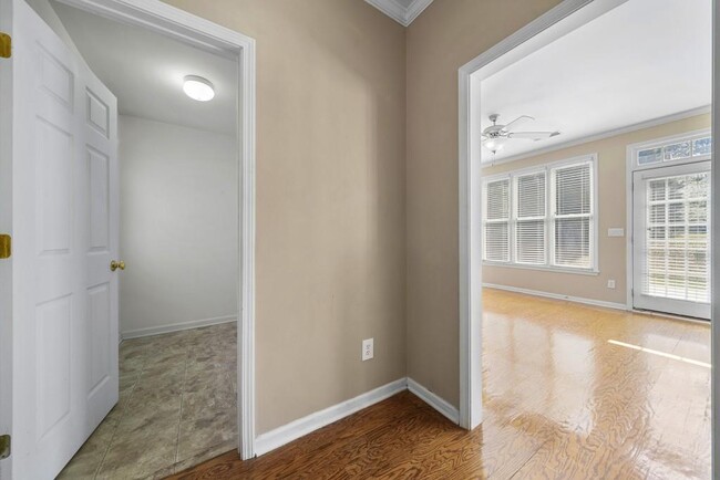 Building Photo - 130 Candler Ct