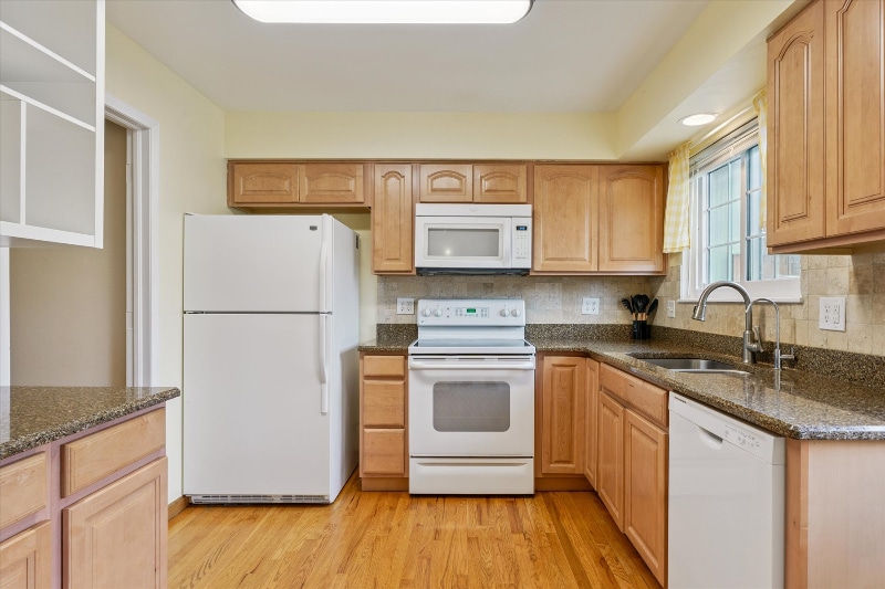 Building Photo - 2433 E Fremont Ct