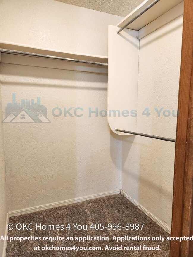 Building Photo - NW OKC 2 Bed Duplex! 25% Move-in Discount ...
