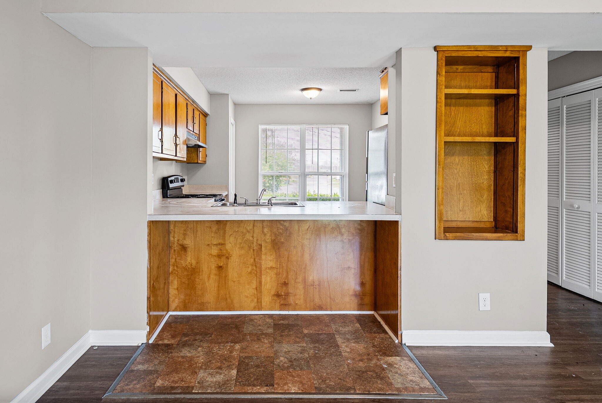 Building Photo - 280 Timber Court Dr