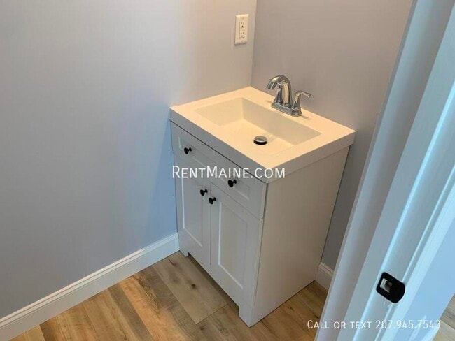 Building Photo - 14 Wildwood Dr