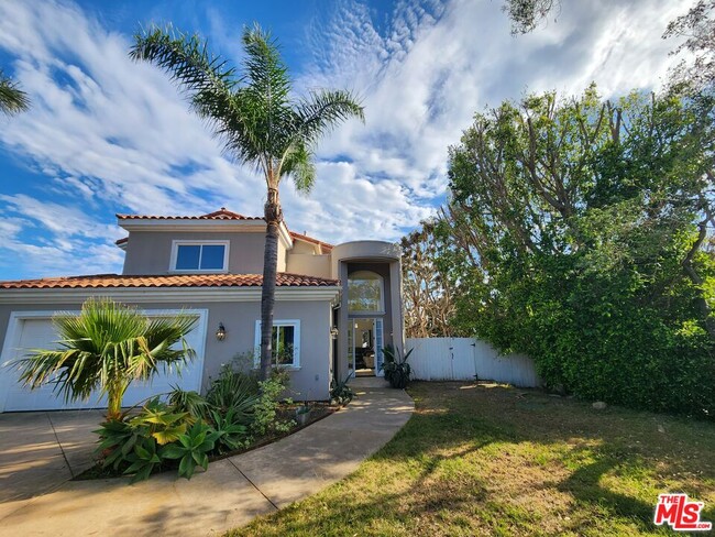 Primary Photo - 28908 W Beach Ln
