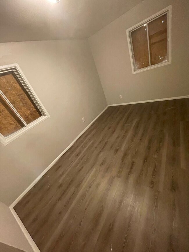 Building Photo - Section 8 Welcome