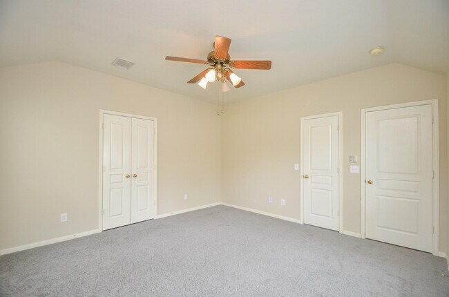 Building Photo - 102 N Holly Laurel Cir