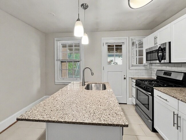 Interior Photo - 223 Bloomingdale Avenue
