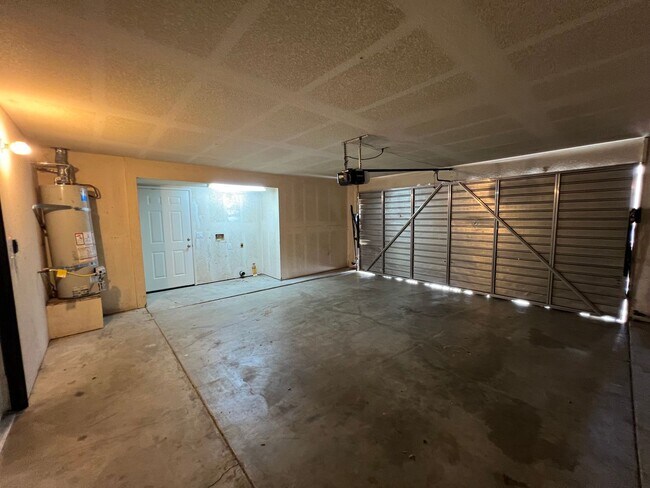 Building Photo - 8600 Lyn River Ct