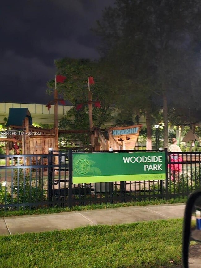 Building Photo - 3475 SW 1st Ave