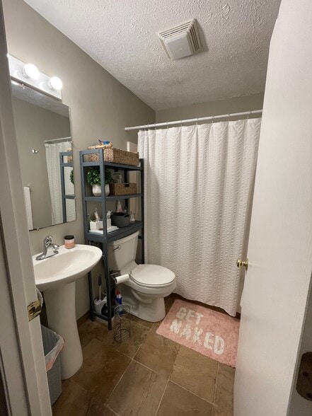 Building Photo - 620 Junction St