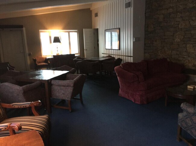 Entertainment area - 4545 Wornall Rd