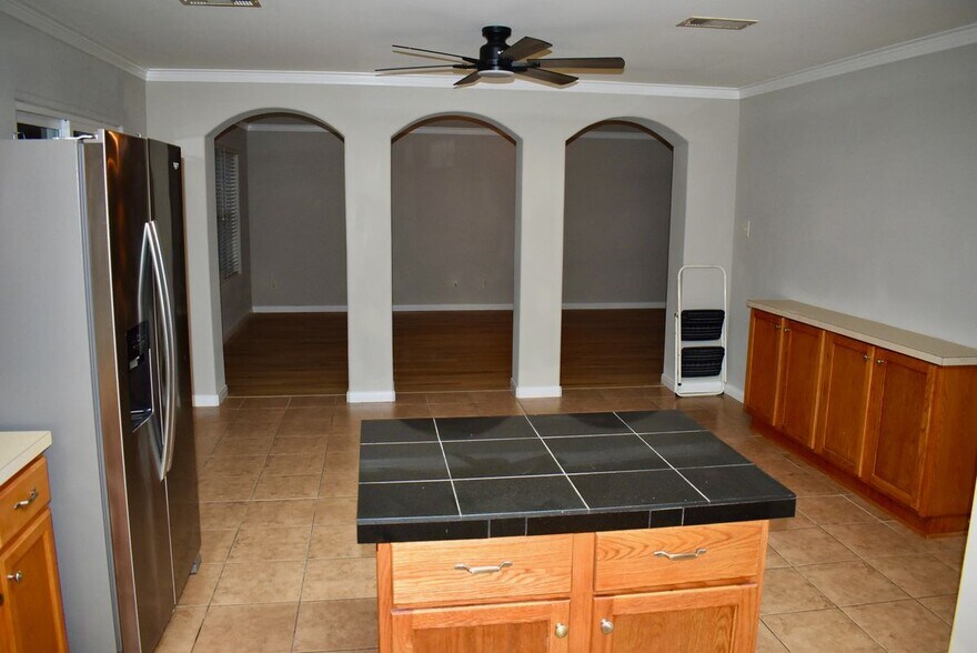 Building Photo - 410 Laurel Sage Dr