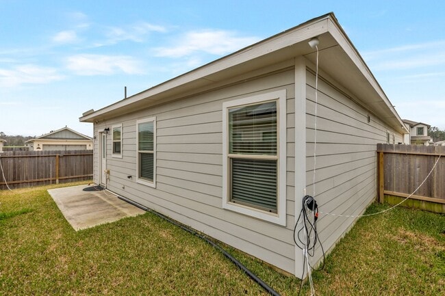 Building Photo - 16751 Rover Ln