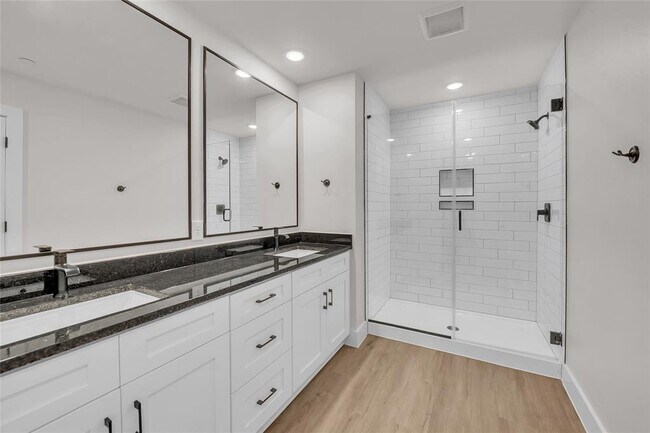 Building Photo - 7600 Strong Bow Ct