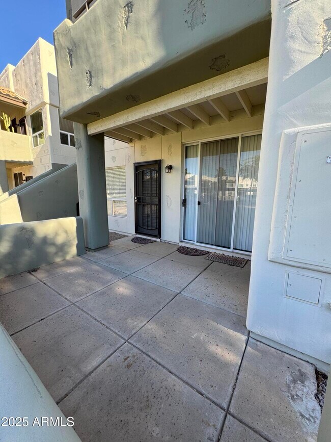 Building Photo - 1825 W Ray Rd