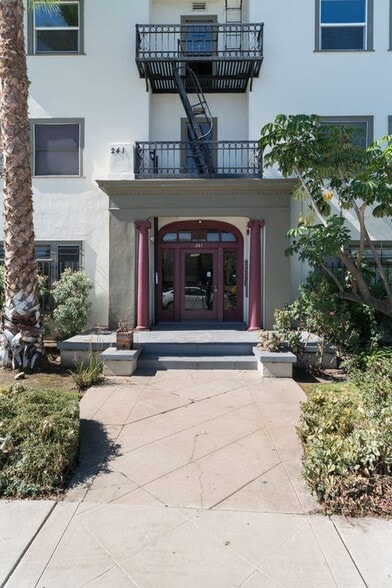 Building Photo - 241 S New Hampshire Ave