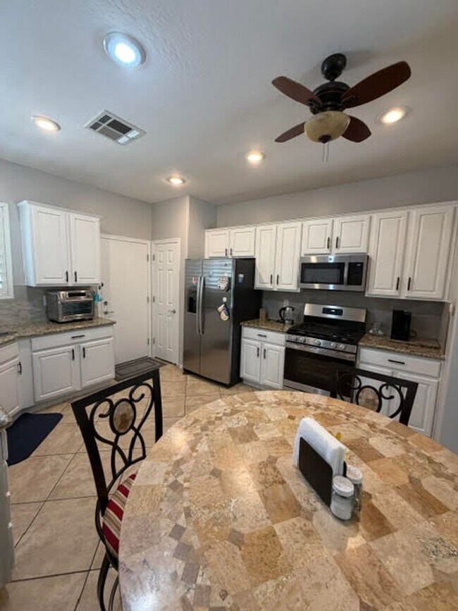 Building Photo - 2509 Jade Sky St