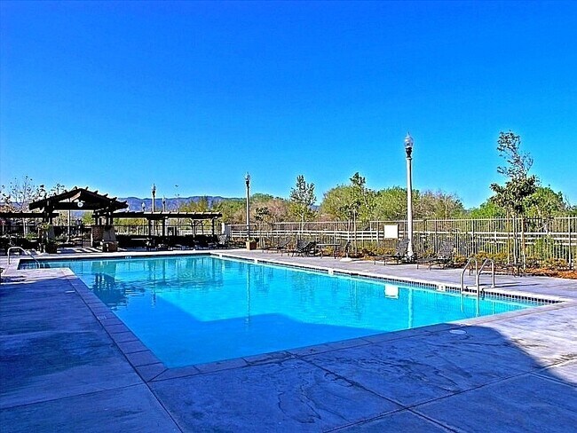 Building Photo - COMING SOON! Spacious 4-Bedroom Townhome w...