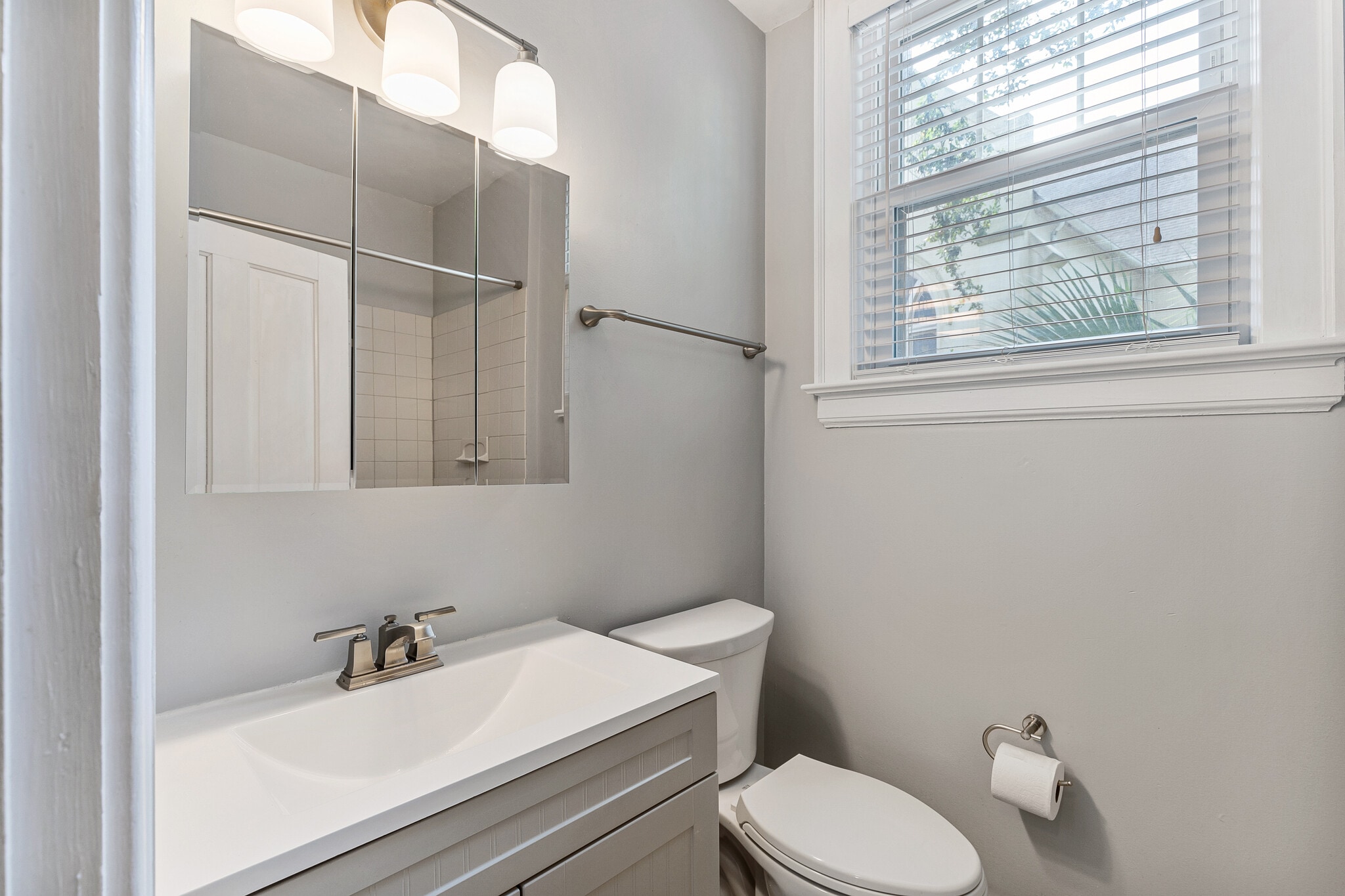 Main bath - 574 Rutledge Ave