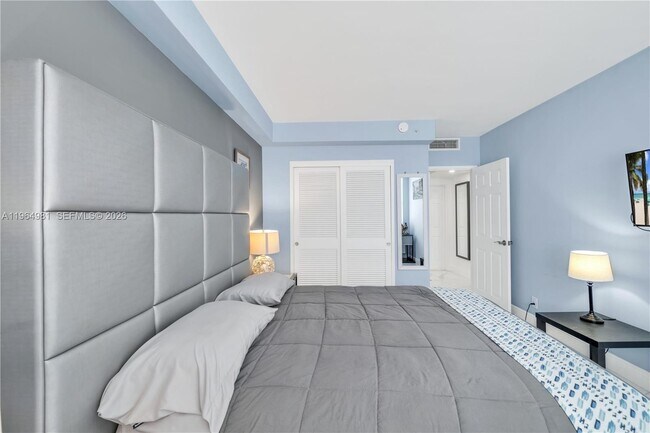 Building Photo - 2501 S Ocean Dr