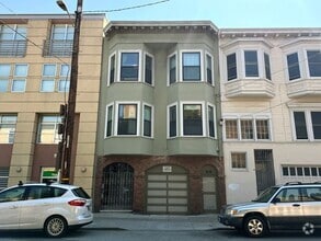 Building Photo - 422