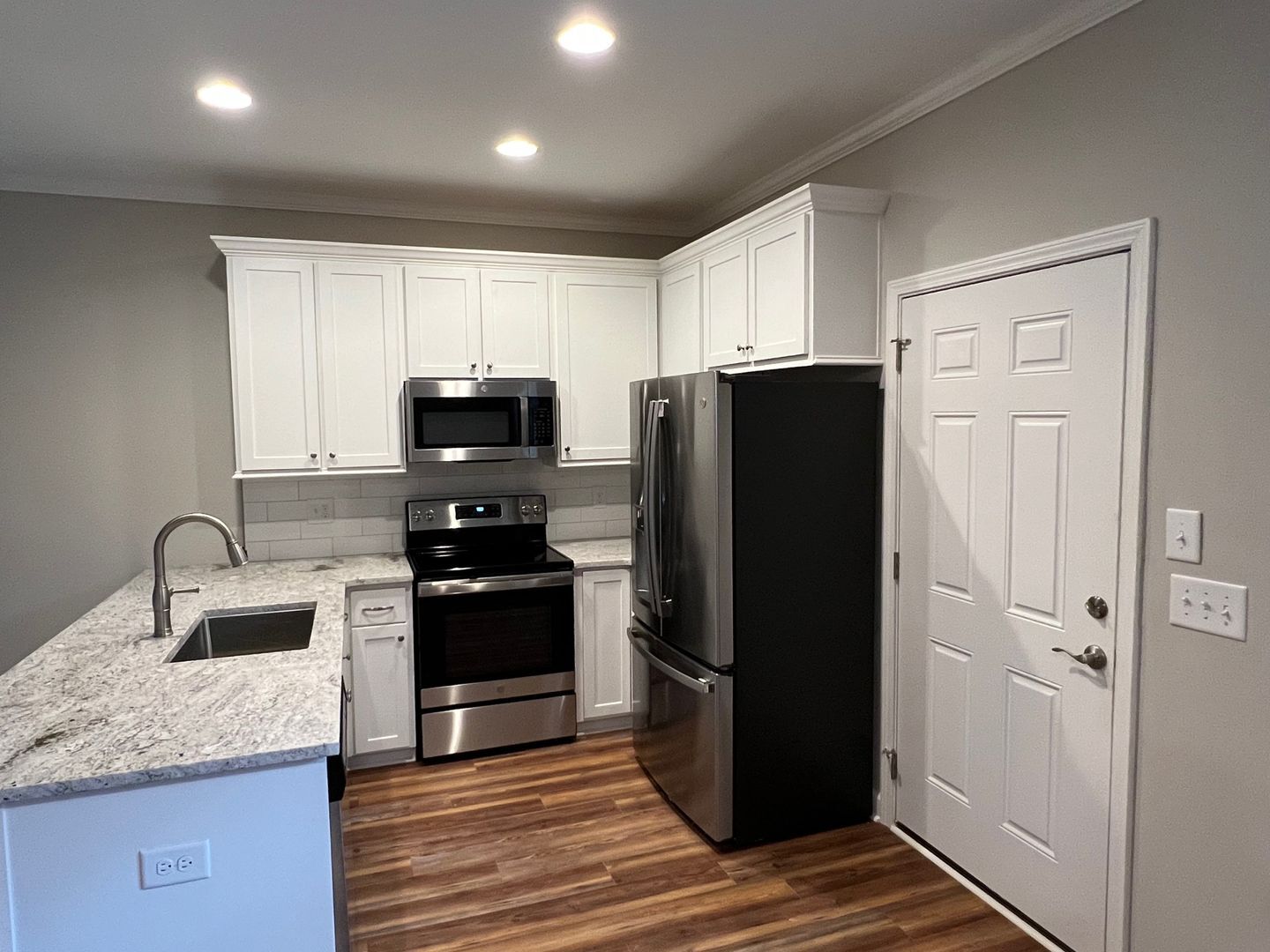 Building Photo - 238 Summerhill