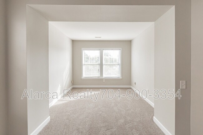 Building Photo - 13843 Porter Creek Rd