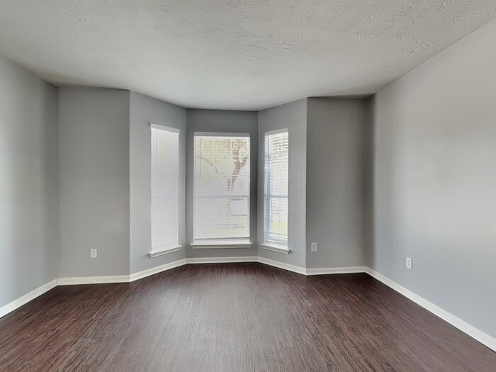 Building Photo - 29014 Fox Fountain Ln