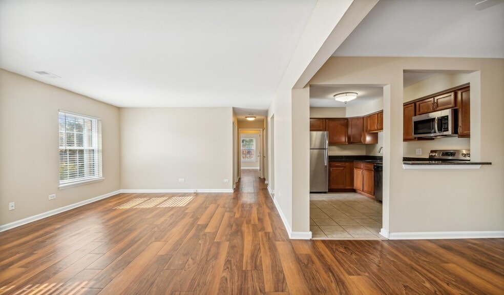 Building Photo - Willow Bend