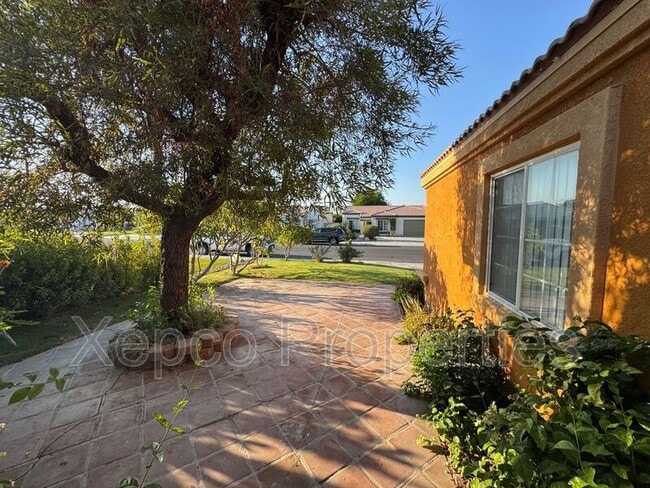 Building Photo - 82143 Pinyon Ave