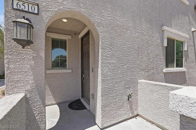Building Photo - 6510 Silver Estates St