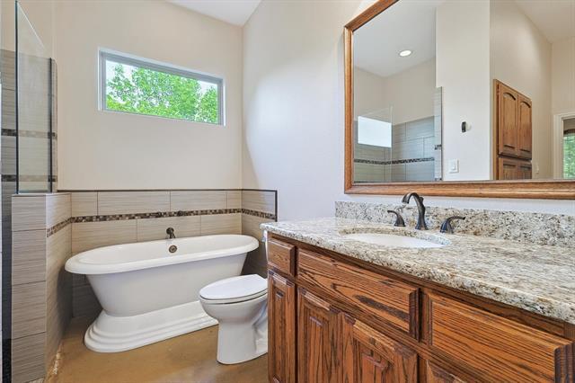 Building Photo - 1560 Karen Dr