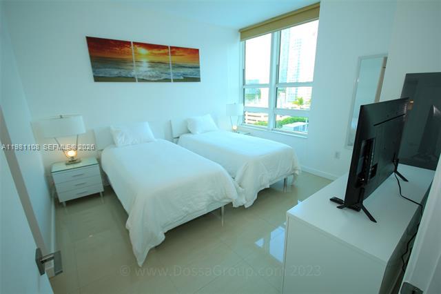 Building Photo - 950 Brickell Bay Dr