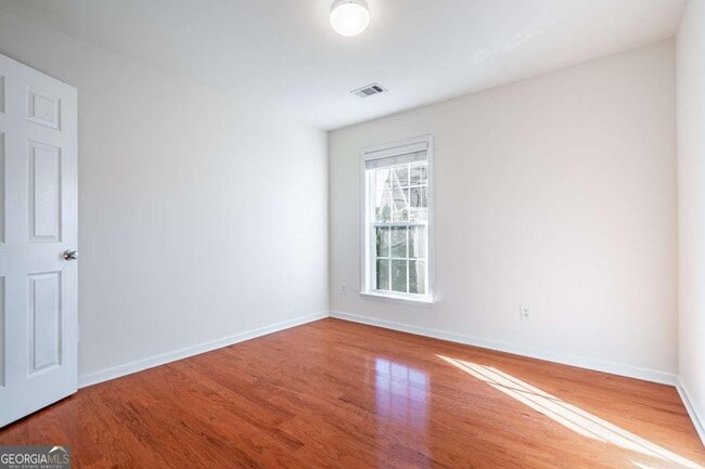 Building Photo - 112 Brianna Way