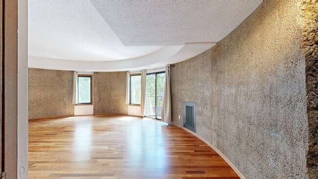 Building Photo - 3141 Dean Court #502