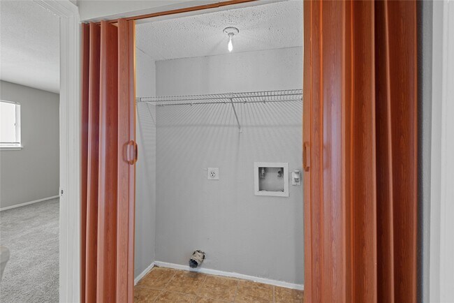 Building Photo - 11211 Pembridge Dr