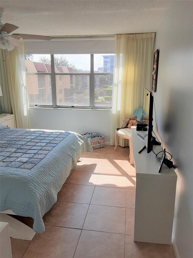 Building Photo - 777 S Federal Hwy