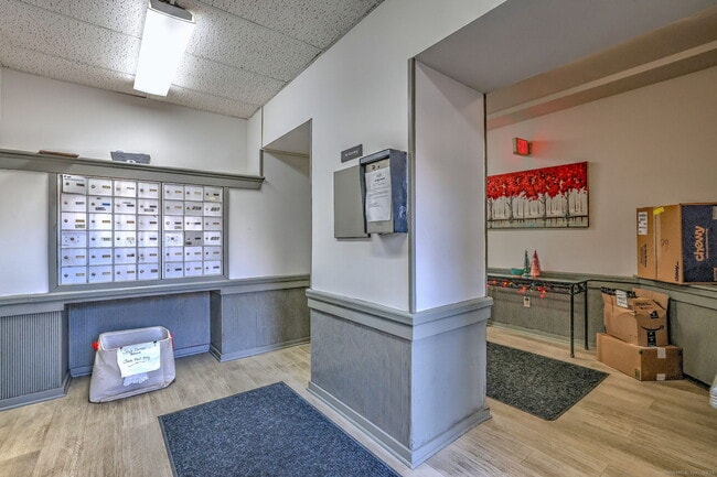 Building Photo - 146 High St