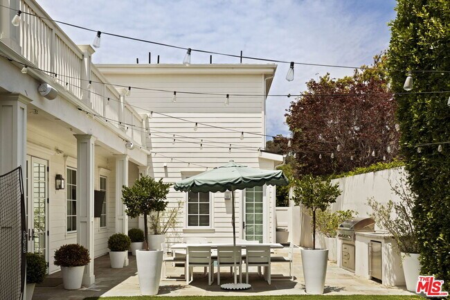 Building Photo - 524 Ocampo Dr